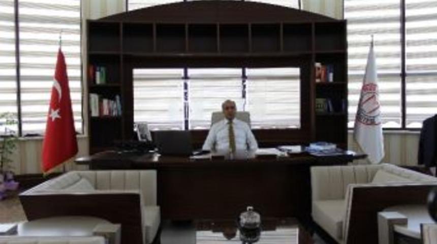 Rekt&ouml;r Polat&rsquo;tan &Uuml;niversite &Ouml;ğrencilerine Tavsiye