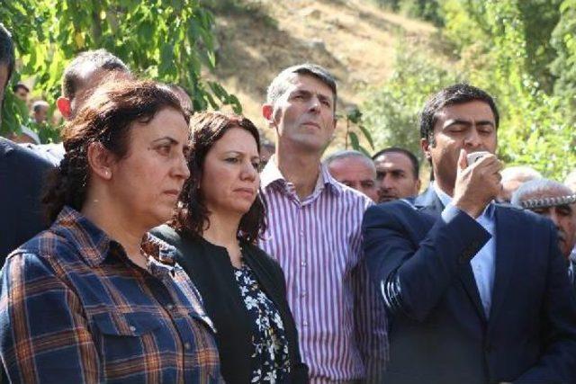 Pkk'lı Emir Töre'nin Cenazesi Şemdinli'de Toprağa Verildi