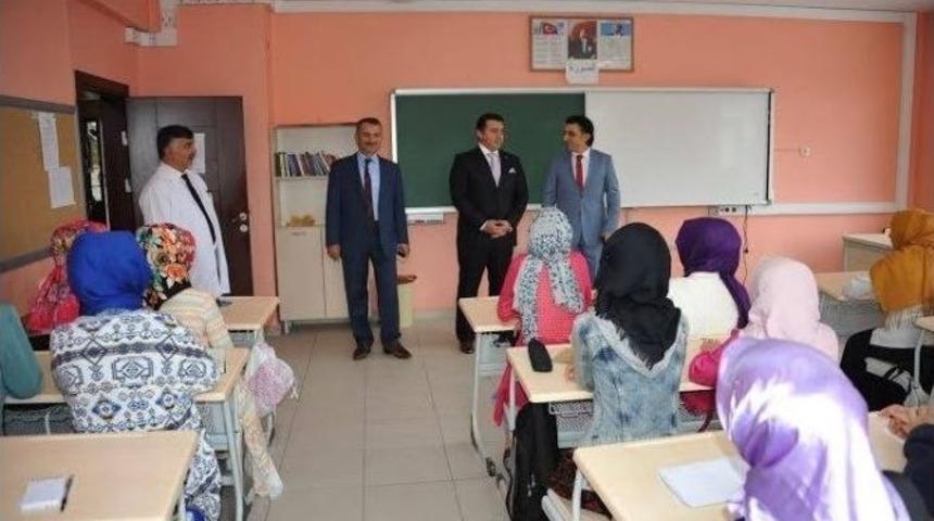 Boz&uuml;y&uuml;k&rsquo;te 14 Bin &Ouml;ğrenci Ders Başı Yaptı