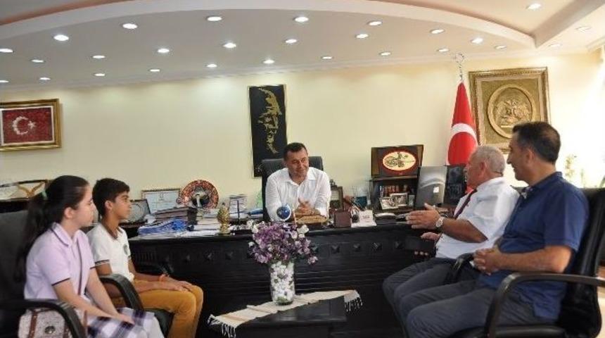 &Ouml;ğrencilerden Başkan Y&uuml;cel&rsquo;e Ziyaret