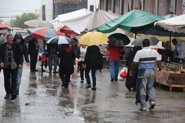 Tekirdağ’da Gök Gürültülü Sağanak Yağış Etkili Oldu