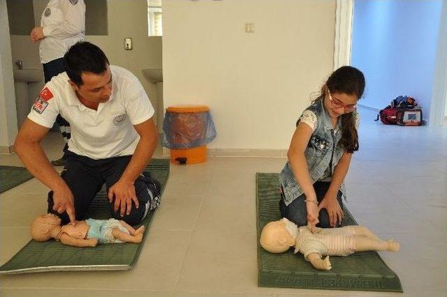 Akhisarlı Kadın Girişimciler Hayata El Verdi