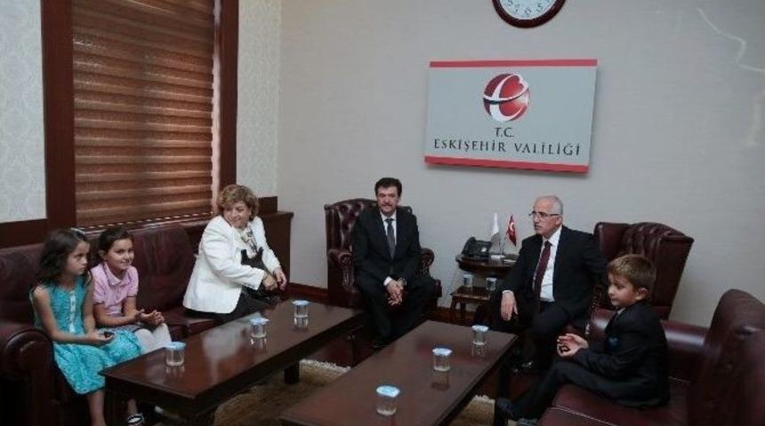 İlkokul Öğrencileri Vali Tuna’yı Ziyaret Etti