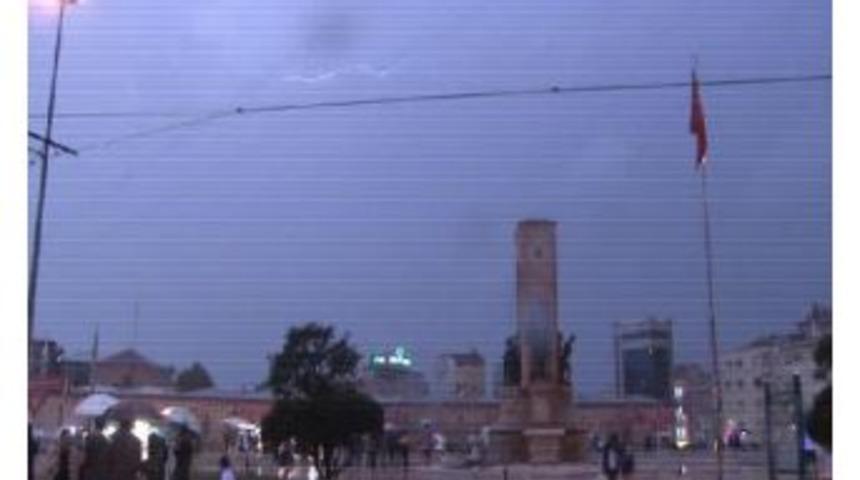 İstanbul'da Şiddetli Sağanak...