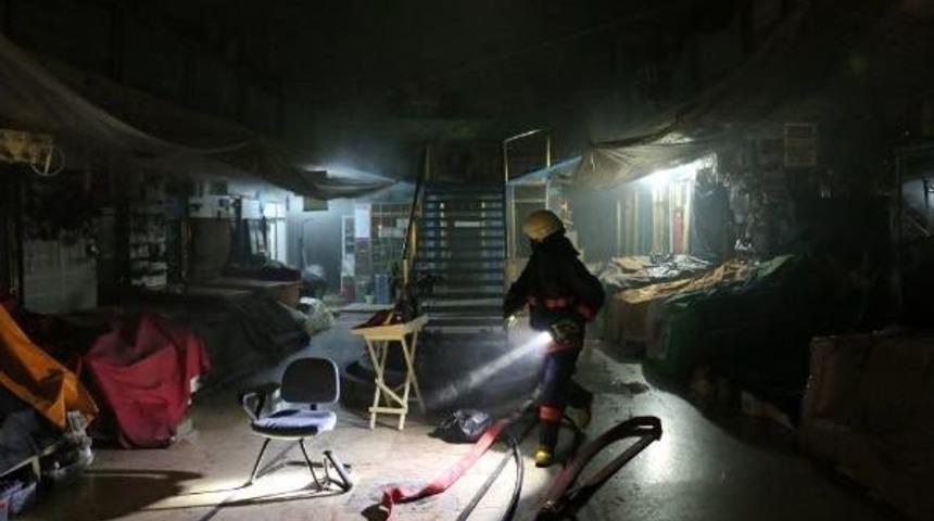 Tarihi Kapalı&ccedil;arşı'da Yangın Paniği