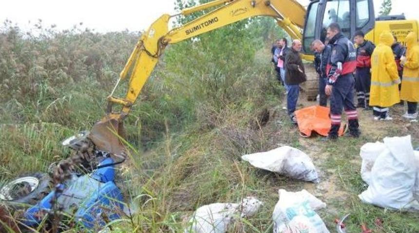 Devrilen Trakt&ouml;r&uuml;n Altında Kalan Kadın &Ouml;ld&uuml;