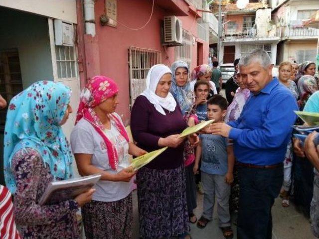 Mhp'li Vekilin Kırtasiye Dağıttı Çocuklar 'bozkurt' Işareti Yaptı