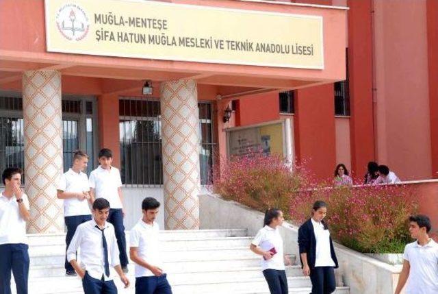 Muğla'da Lisenin Sanayi Sitesi Yakınına Taşınmasına Tepki