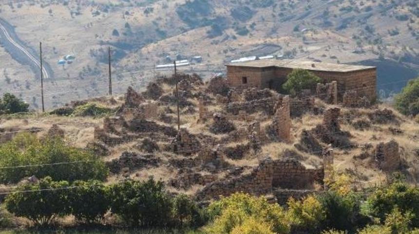 Adalet Bakanlığı, Aihm'e Giden 38 Kişinin &Ouml;ld&uuml;ğ&uuml; Davaya Ilişkin Takdiri Aym'ye Bıraktı