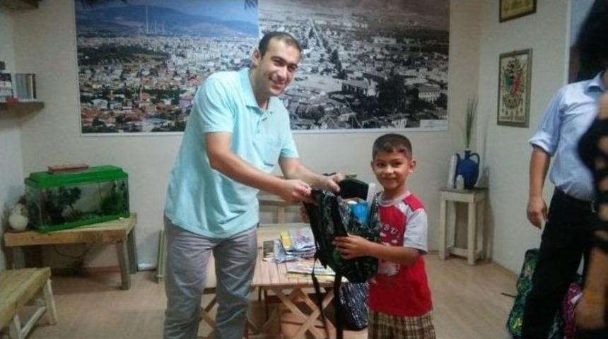 Soma Gen&ccedil;lik Derneği&rsquo;nden &Ouml;ğrencilere Destek