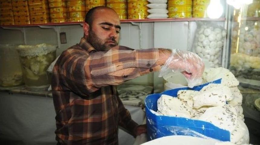 Van Otlu Peyniri Artık A&ccedil;ıkta Satılmayacak