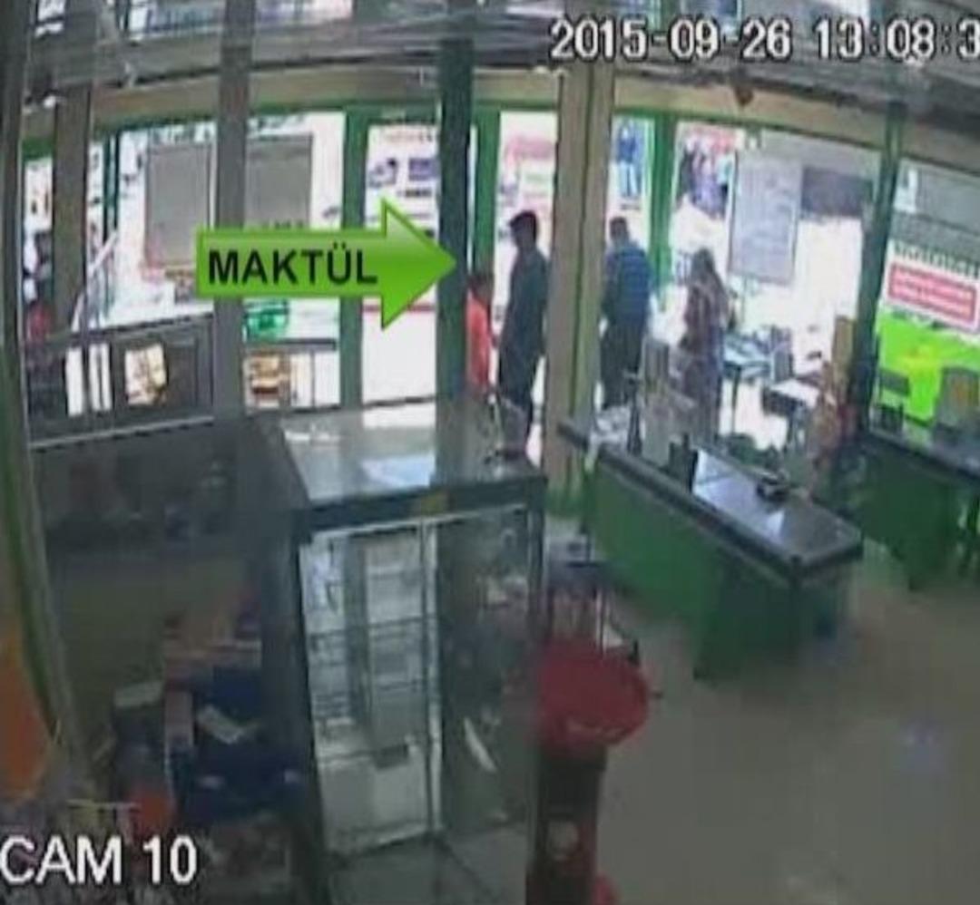 Otomobil İ&ccedil;indeki Cinayet Anı Kamerada