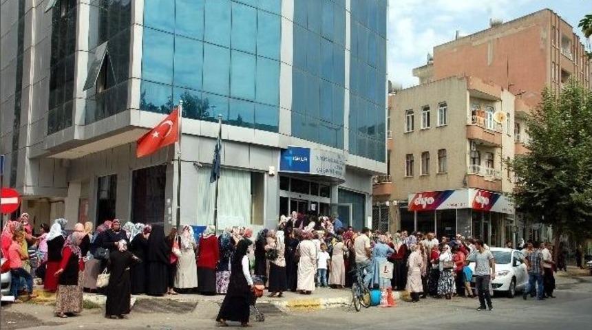 İşkur &Ouml;n&uuml;nde Başvuru Kuyruğu