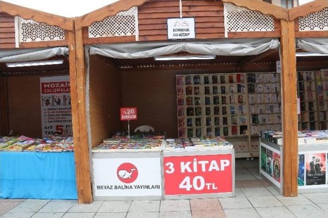 Kitap Kurtları Sultanbeyli&rsquo;de Bir Araya Geldi