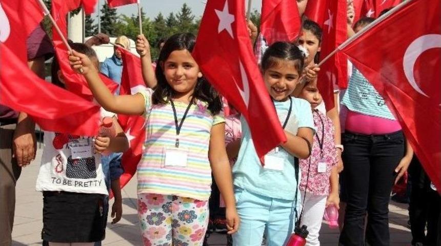 İlk Derslerini Şehitlikte İşlediler