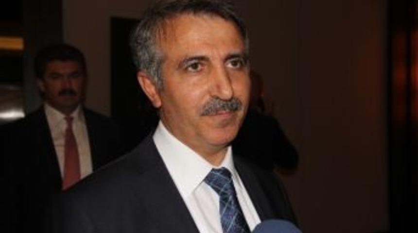 İ&ccedil;işleri Bakanlığı M&uuml;steşarı M&uuml;kerrem &Uuml;nl&uuml;er: