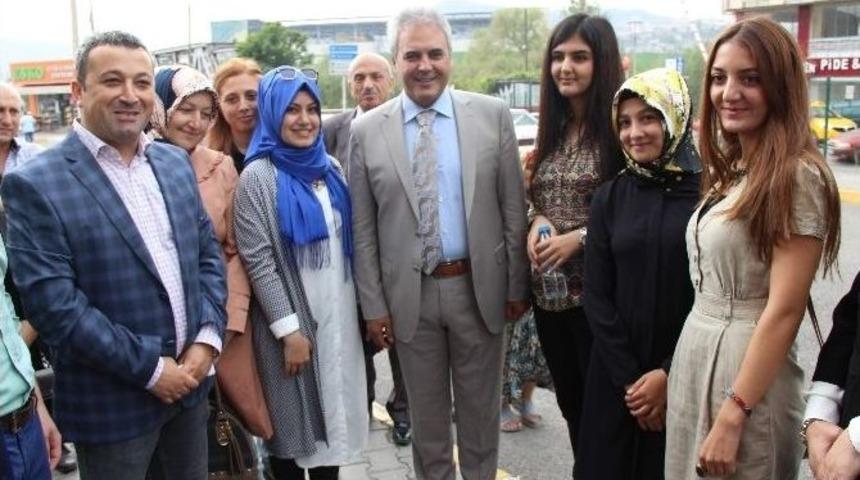 Milletvekili Adayı Rekt&ouml;r Uysal Sahaya İndi