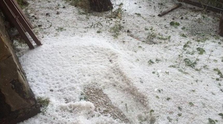 Balaban&rsquo;da Dolu Yağışı