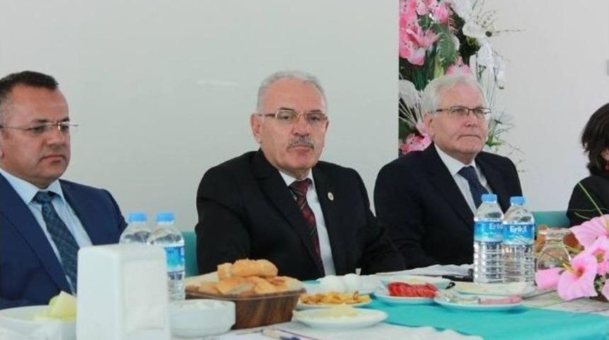 Bozok &Uuml;niversitesi Rekt&ouml;r&uuml; Salih Karacabey: