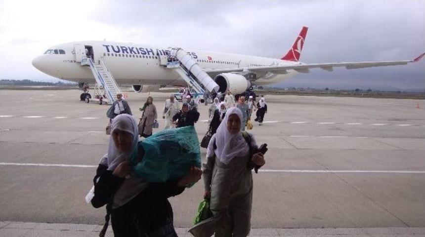 Bursalı Hacılar D&ouml;nmeye Başladı