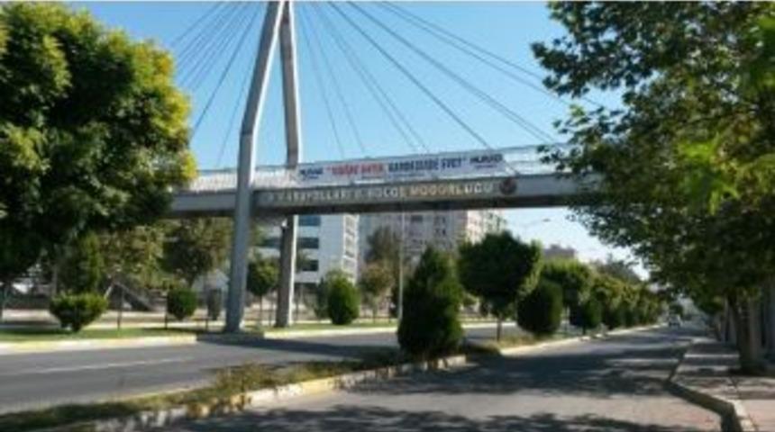 M&uuml;siad&rsquo;tan, &rsquo;ter&ouml;re Hayır, Kardeşliğe Evet&rsquo; Pankartı