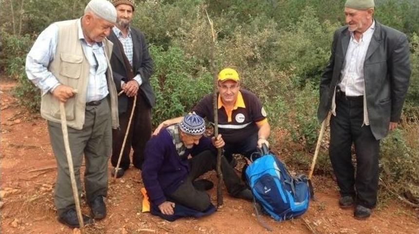 Ormanlık Alanda Kaybolan Yaşlı Adam, 20 Saat Sonra Bulundu