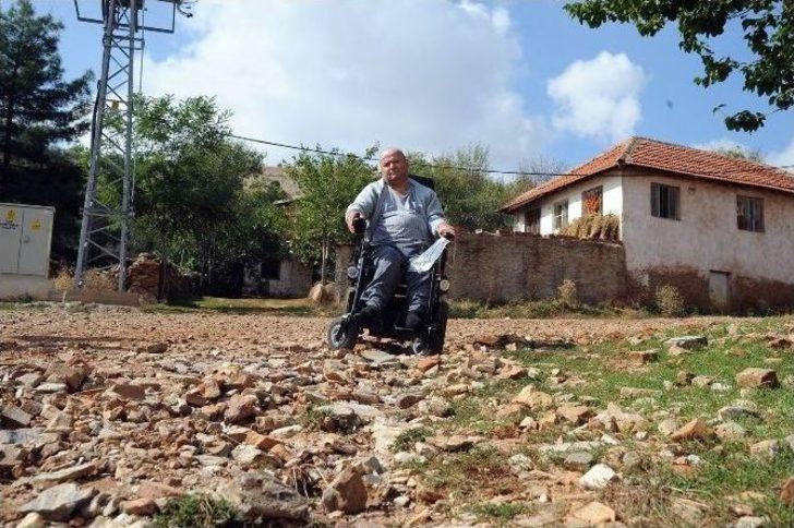 (özel Haber) Akülü Tekerlekli Sandalyesi Var Ama Gidecek Yolu Yok G3