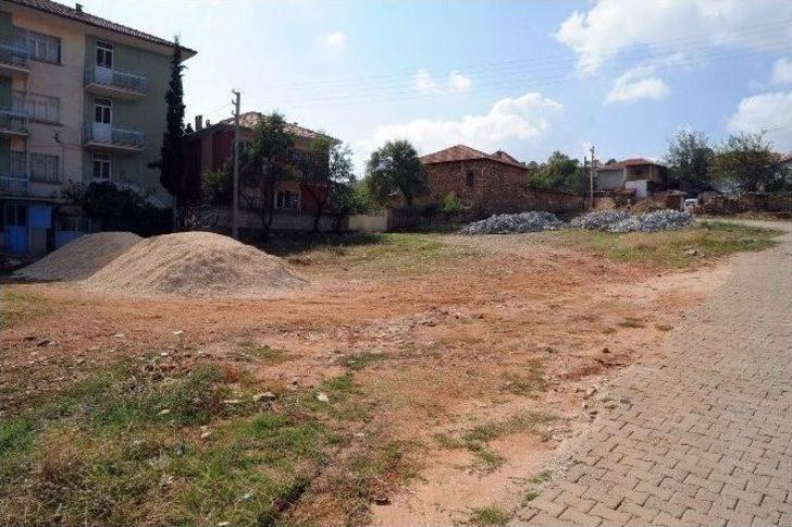 (özel Haber) Akülü Tekerlekli Sandalyesi Var Ama Gidecek Yolu Yok G5