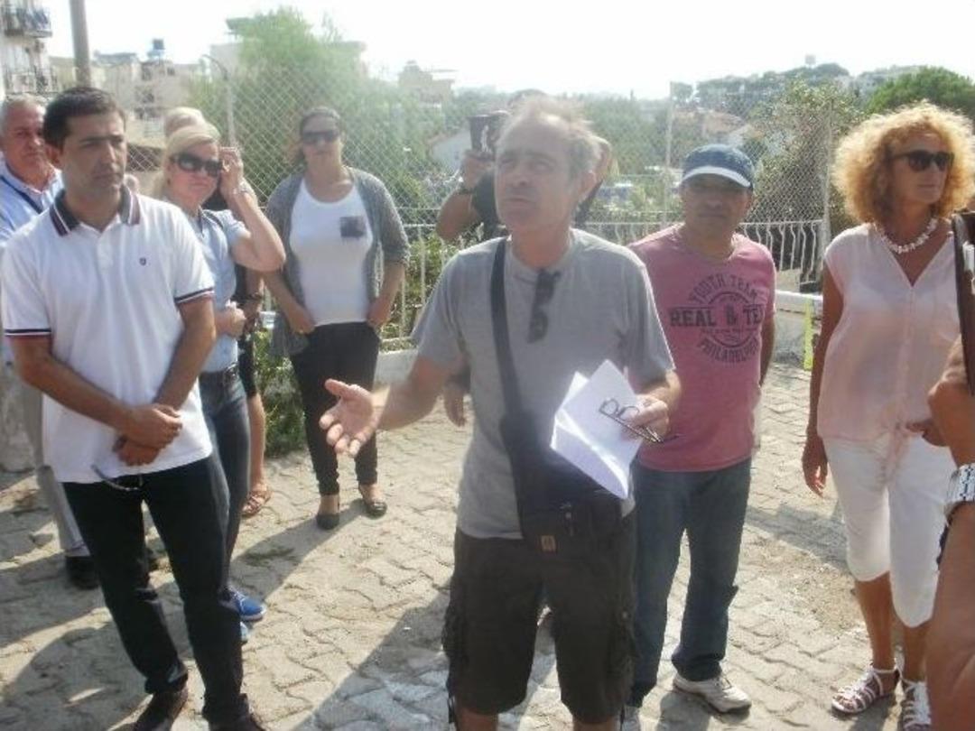 Kuşadası&rsquo;nda Hayvan Severlerden Eylem