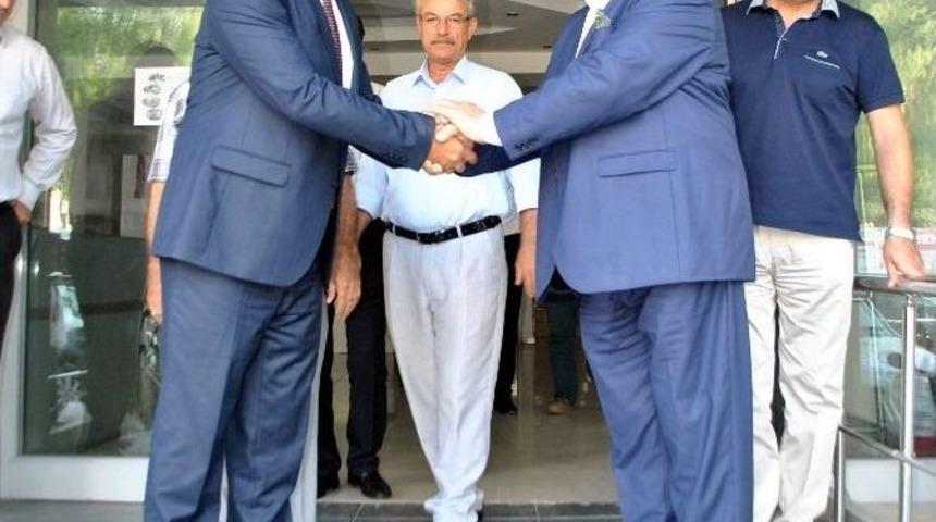 Başkan Kale, Mhp&rsquo;li Azbazdar&rsquo;ı Ağırladı