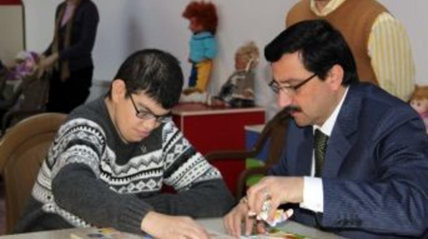 Ke&ccedil;i&ouml;ren Belediyesi Engelli Ailelerinin Y&uuml;z&uuml;n&uuml; G&uuml;ld&uuml;rd&uuml;