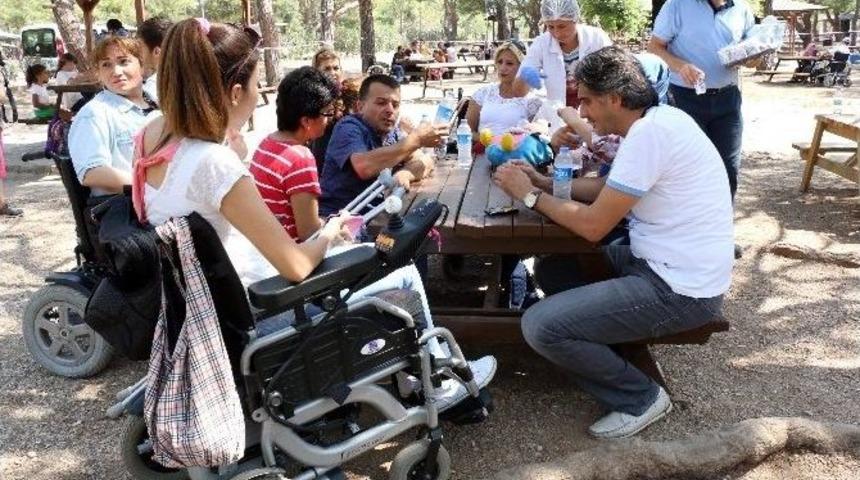 B&uuml;y&uuml;kşehir Belediyesi&rsquo;nden Engelli Etkinliği