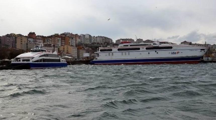 Bandırma&rsquo;da Fırtına Deniz Ulaşımını Etkiliyor