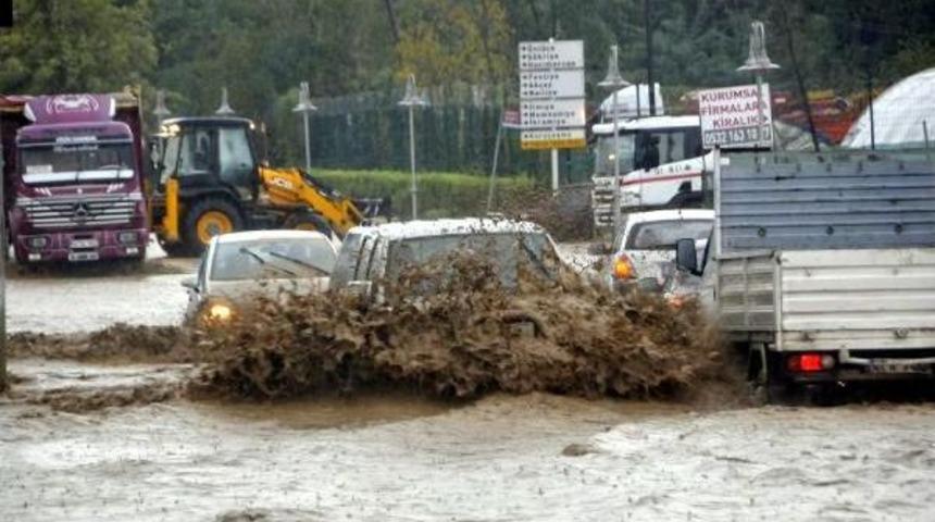 Şiddetli Sağnak Sapanca'yı Vurdu