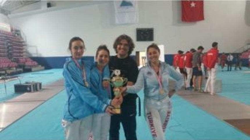 Kocaelili D&ouml;rt Eskrimci Milli Takımda