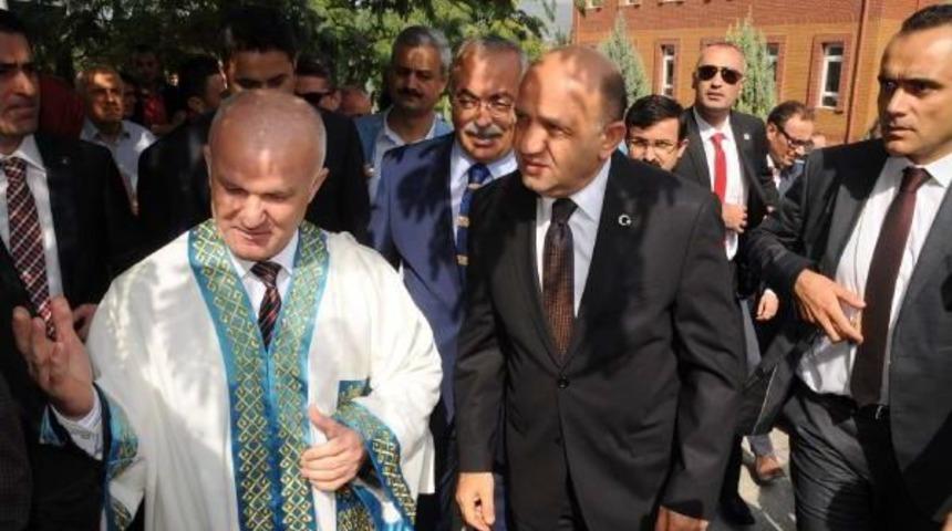 Bakan Işık: Ter&ouml;r&uuml; Diz &Ccedil;&ouml;kt&uuml;rmeden Bırakmayacağız