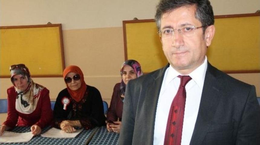 Babası Okutmadı 55 Yaşında Diploma Aldı