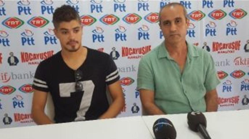 Adanaspor Teknik Direkt&ouml;r&uuml; Ey&uuml;p Arın&rsquo;dan Trib&uuml;n Mesajı