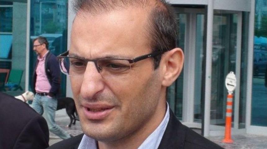 Eşinden Yediği Dayak Sonucu Fel&ccedil; Kaldığı İddia Edilen Spiker K&uuml;bra Eken Davası Ertelendi