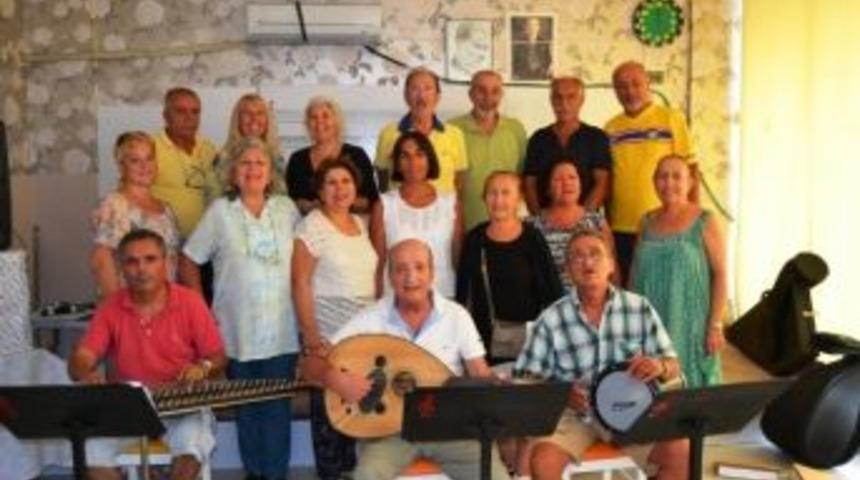 K&uuml;&ccedil;&uuml;kk&ouml;y T&uuml;rk Sanat M&uuml;ziği Korosu Konsere Hazırlanıyor