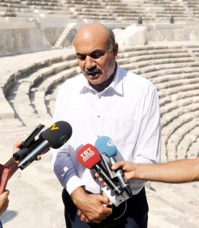 'aspendos En Uygun Şekilde Restore Edilmiş'