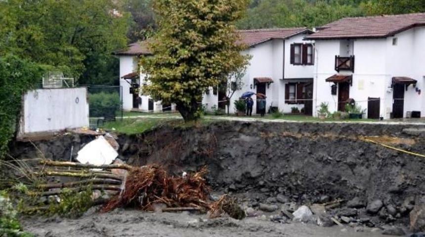 Şiddetli Sağnak Sapanca'yı Vurdu (3)