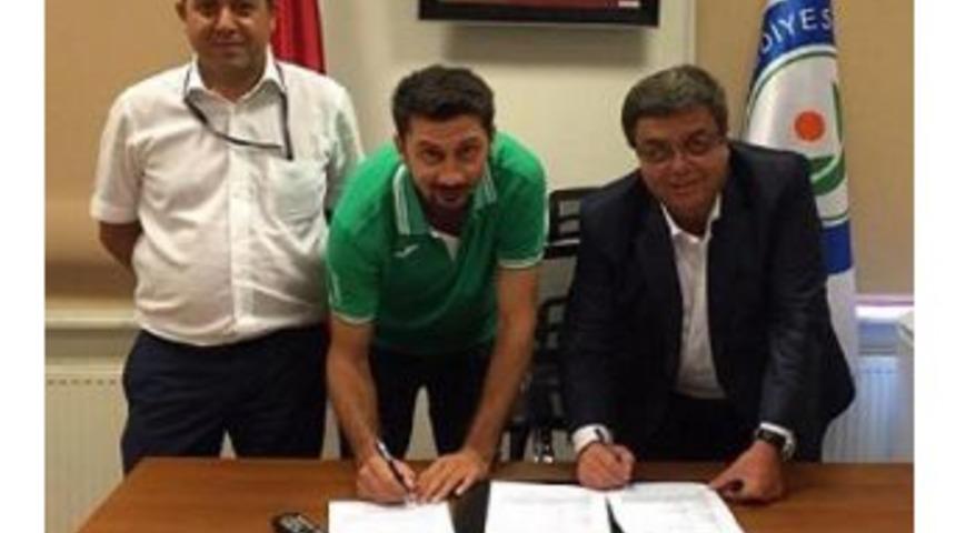 Nil&uuml;fer Belediyespor'un Yardımcı Antren&ouml;r&uuml; &Ccedil;elik Oldu