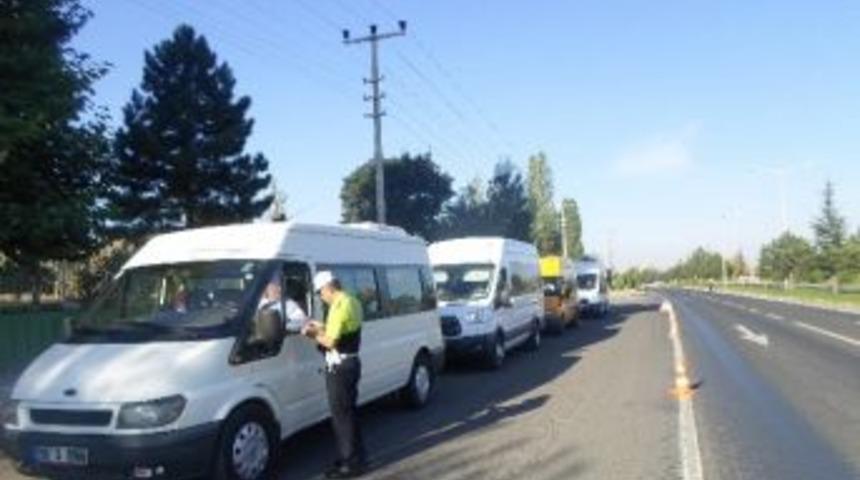 Okul Servisleri Denetleniyor