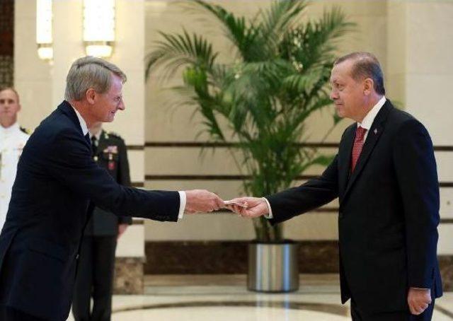 Hollanda Ve Almanya Büyükelçilerinden Cumhurbaşkanı Erdoğan'a Güven Mektubu