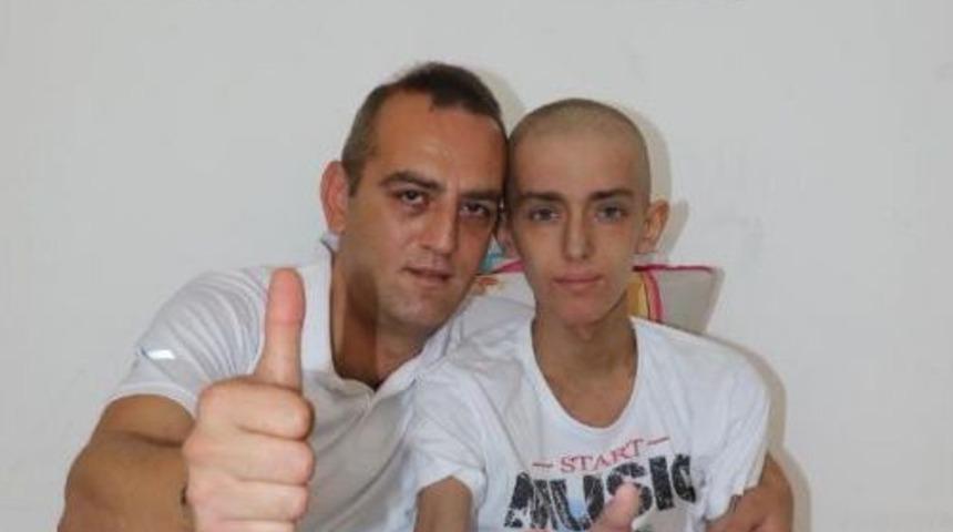 Liseli Ahmet&rsquo;In Kanserle M&uuml;cadelesine Destek Yağdı