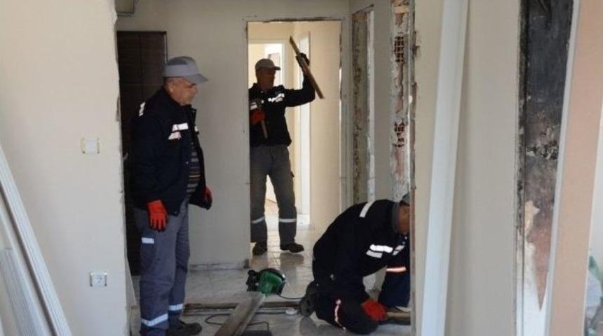 Yangında Evi Hasar G&ouml;ren Vatandaşa Yardım Eli