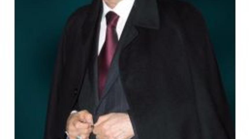 Bah&ccedil;eli'den Kasketli, Tespihli Poz