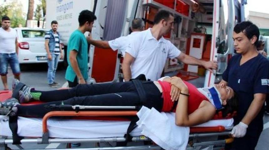 Maratoncuları Taşıyan Midib&uuml;s Devrildi: 7 Yaralı