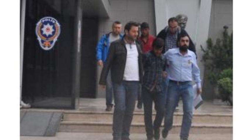 Polis, Ş&uuml;phe &Uuml;zerine Takip Ettiği Dolandırıcıları Yakaladı